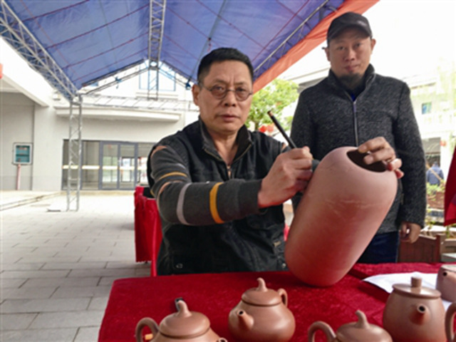 王明康