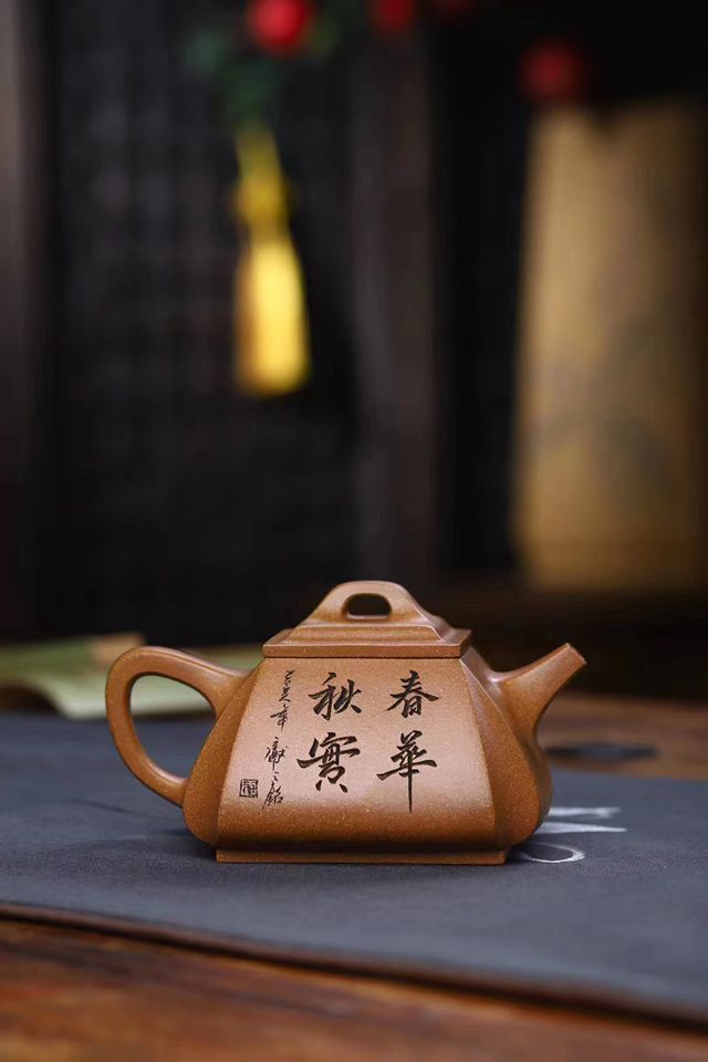 宜兴紫砂壶:【四方抽角石瓢】——顾洪军(国家级工艺美术师)家藏自练