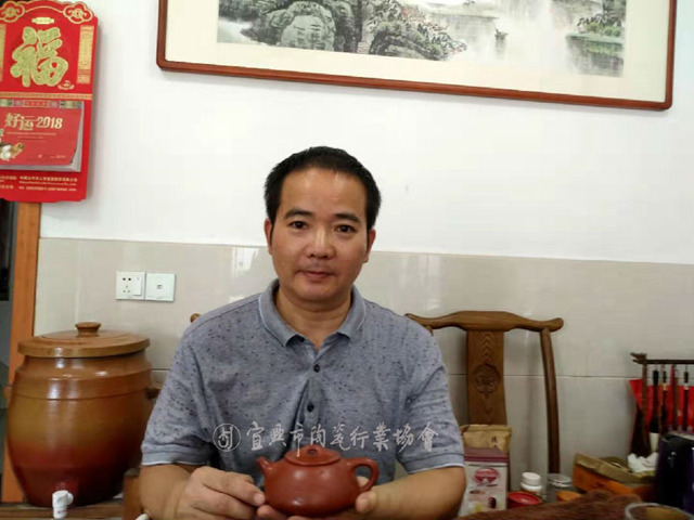 宜兴紫砂庄国强助理工艺美术师