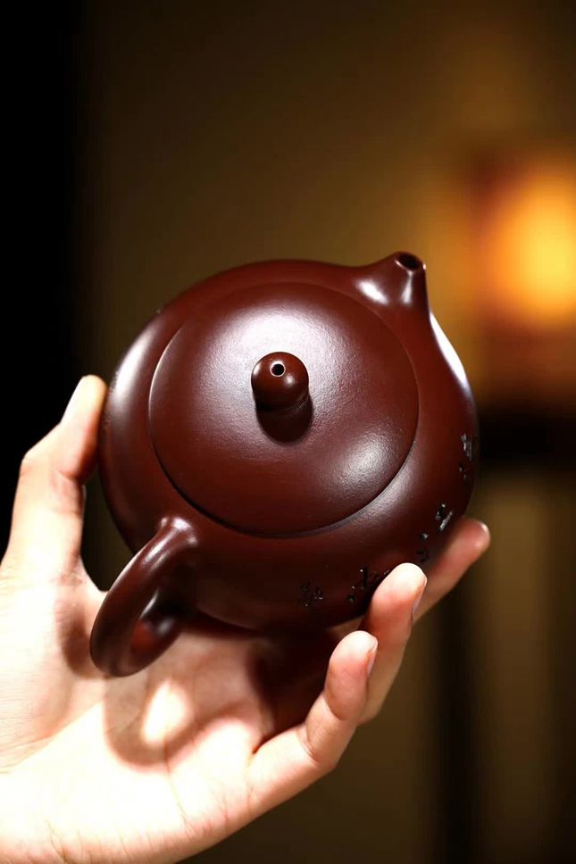 宜兴紫砂壶:【西施】王勤大 国家级工艺美术师 珍藏100目紫茄泥 300cc