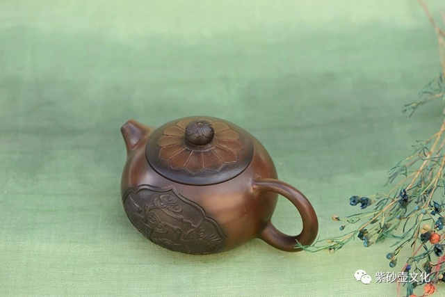 建水陶茶壶