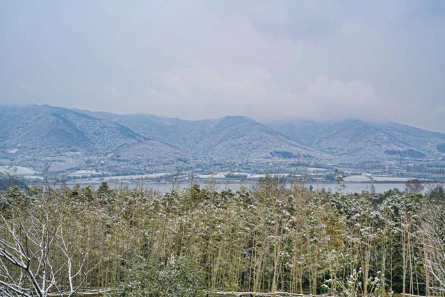 阳羡溪山雪景