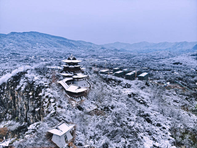 阳羡溪山雪景