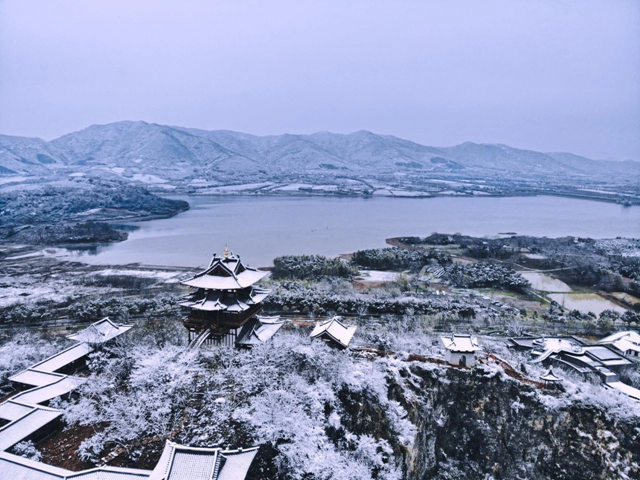 阳羡溪山雪景